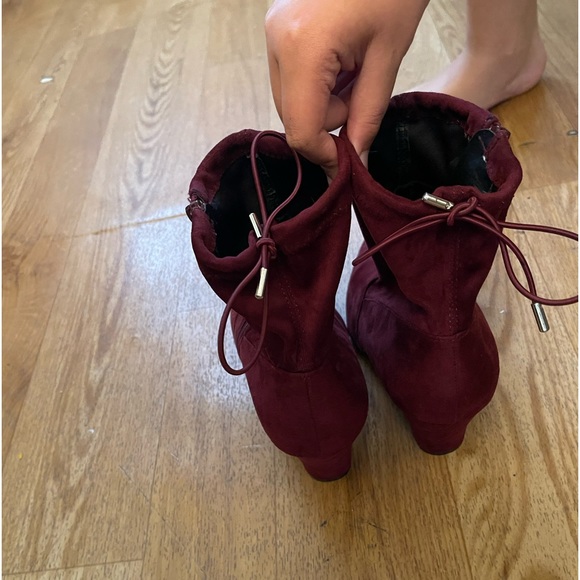 Burgundy ankle booties size 11 wide - Picture 3 of 10